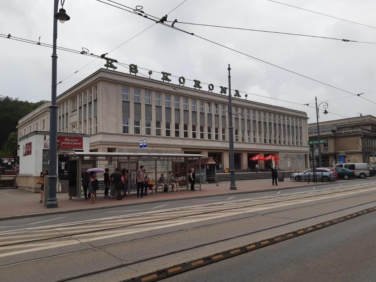 Pokoje Goscinne Korona Krasków Exteriör bild