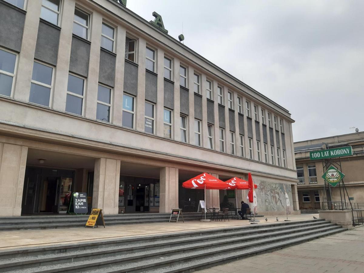 Pokoje Goscinne Korona Krasków Exteriör bild
